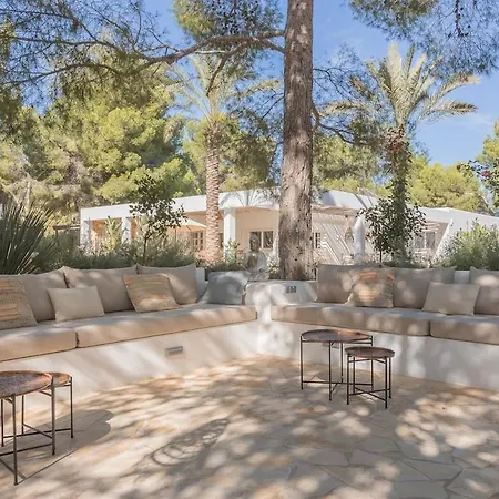 Beautiful 3 Minutes Near Cala Jondal *