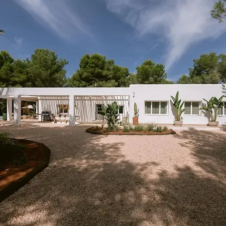 Beautiful 3 Minutes Near Cala Jondal * BALEARIC ISLANDS