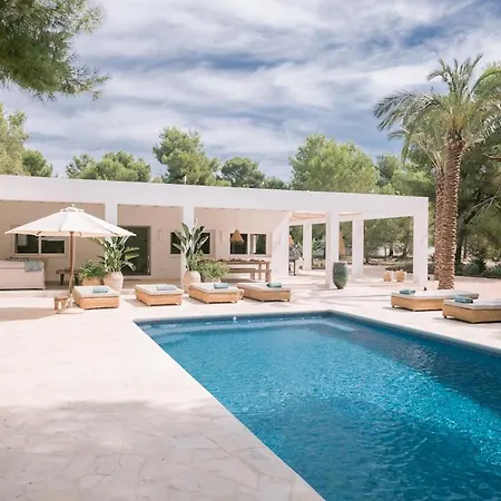 Beautiful 3 Minutes Near Cala Jondal *