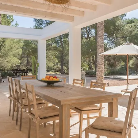 Beautiful 3 Minutes Near Cala Jondal *