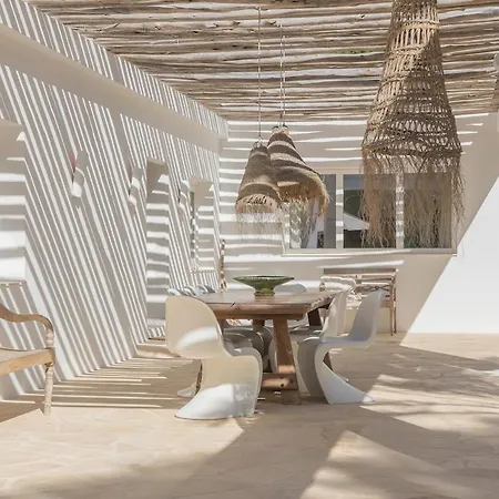 Beautiful 3 Minutes Near Cala Jondal Villa *
