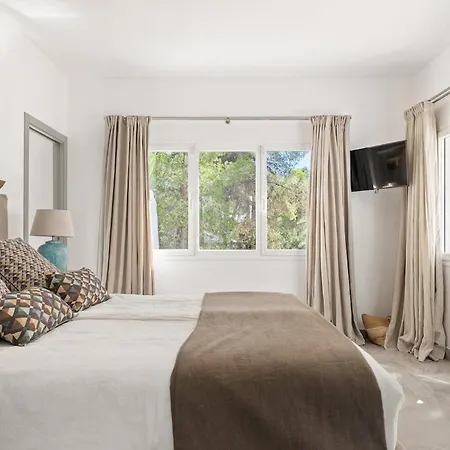 Beautiful 3 Minutes Near Cala Jondal * BALEARIC ISLANDS